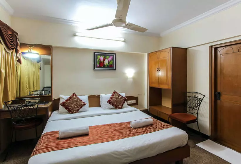 هتل Zo Rooms Goregaon Railway Station