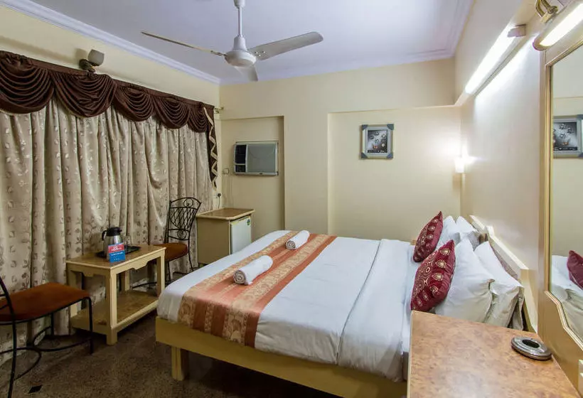 هتل Zo Rooms Goregaon Railway Station