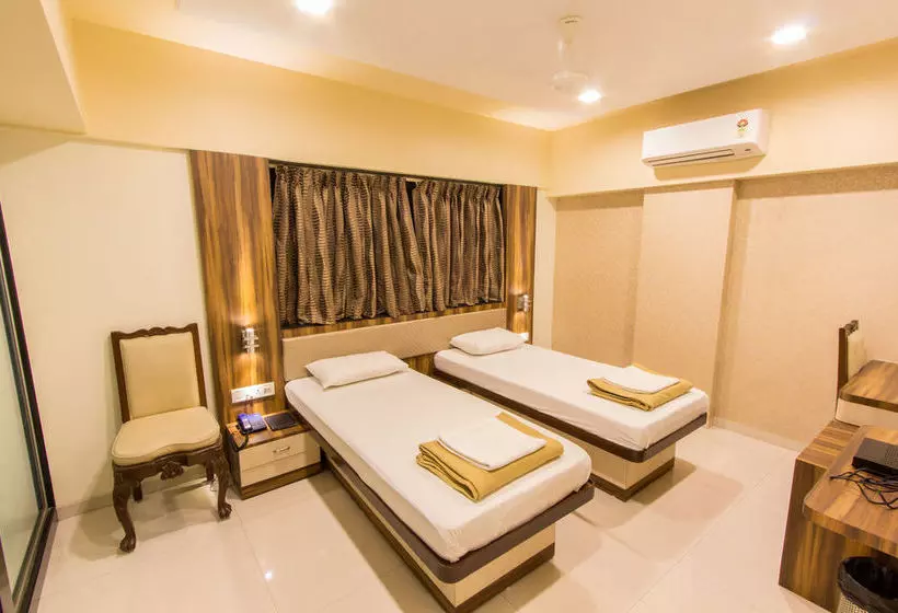 هتل Zo Rooms Goregaon Railway Station