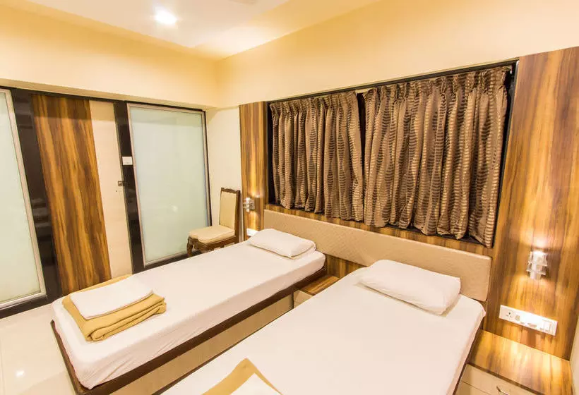 هتل Zo Rooms Goregaon Railway Station
