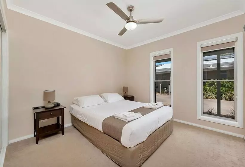 Kennedy Holiday Villas