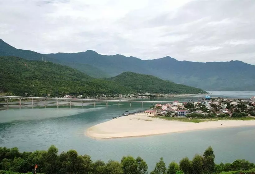 Làng Cò Resort