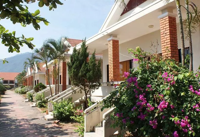Làng Cò Resort