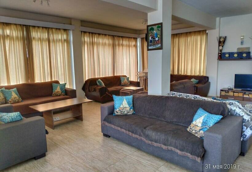 Maricosta Apartments