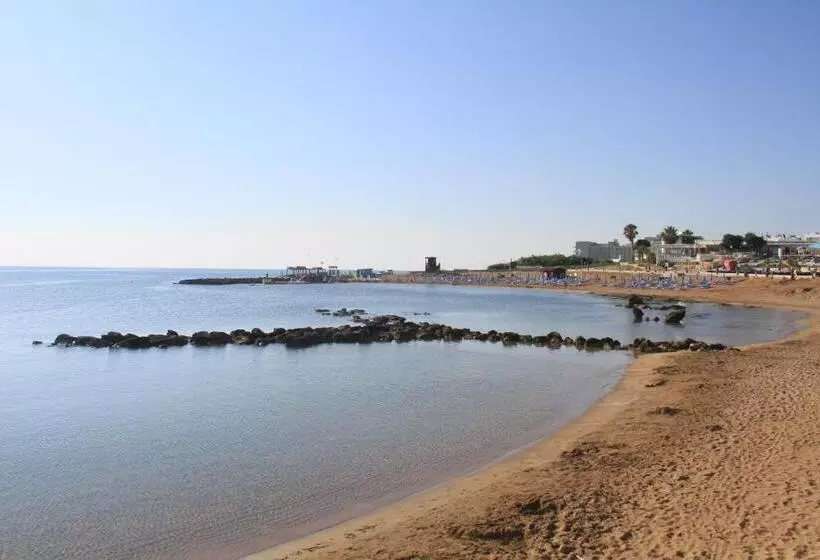 Maricosta Apartments