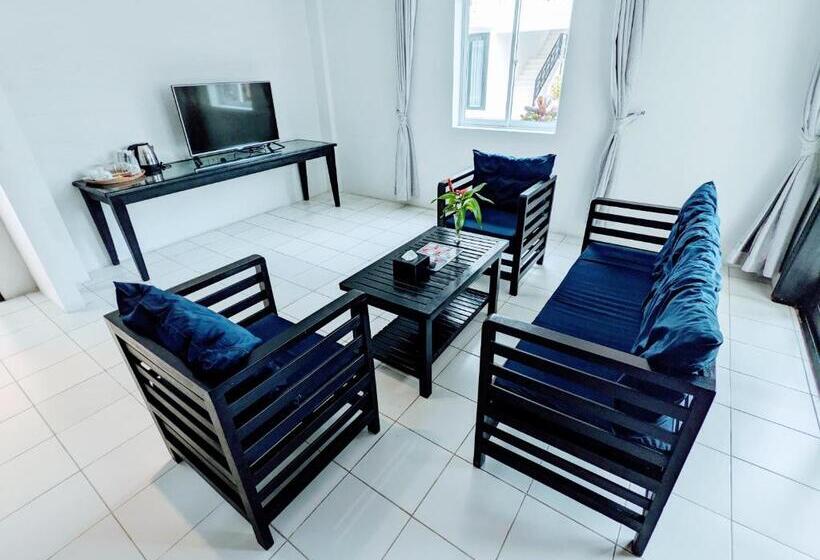 Mary Beach Hotel & Resort