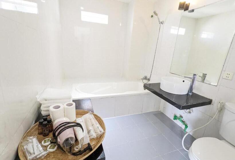 Mary Beach Hotel & Resort