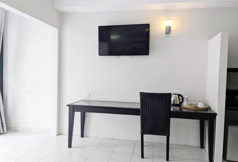 Mary Beach Hotel & Resort