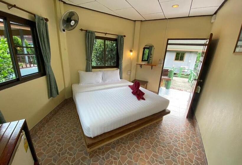 Пансион Khao Sok Jungle Huts Resort