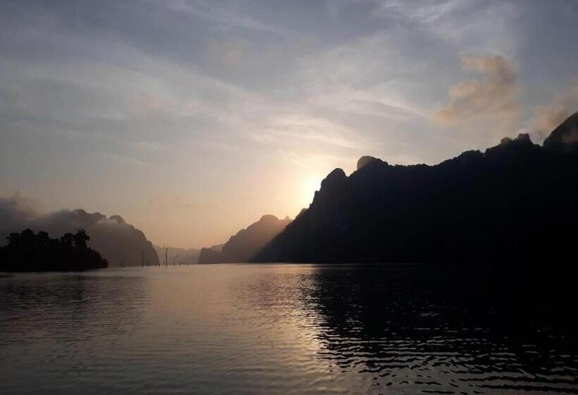 Пансион Khao Sok Jungle Huts Resort