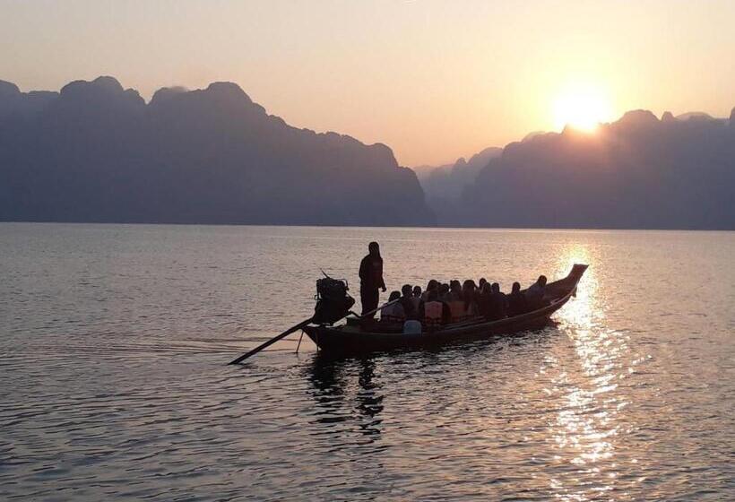 Пансион Khao Sok Jungle Huts Resort