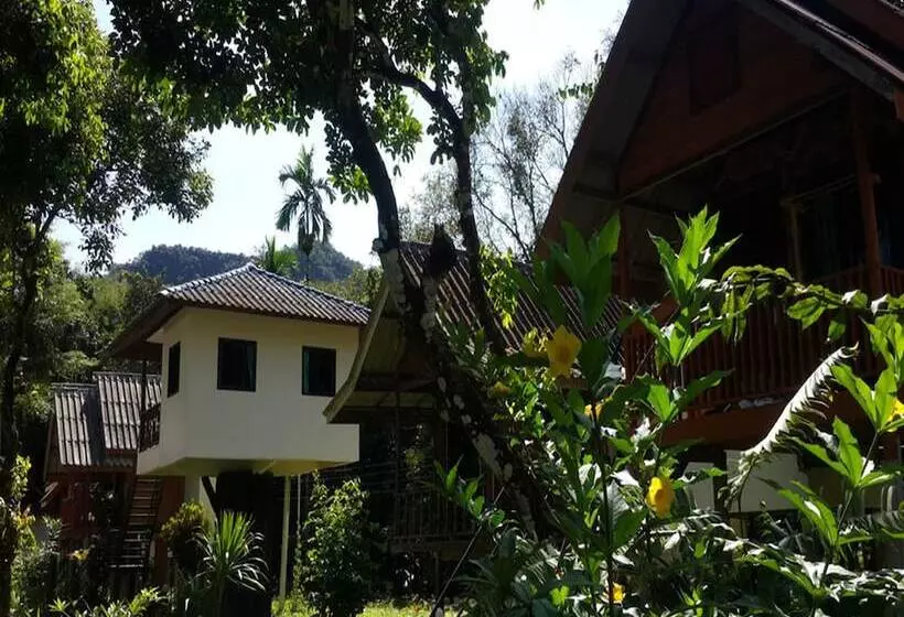 Пансион Khao Sok Jungle Huts Resort