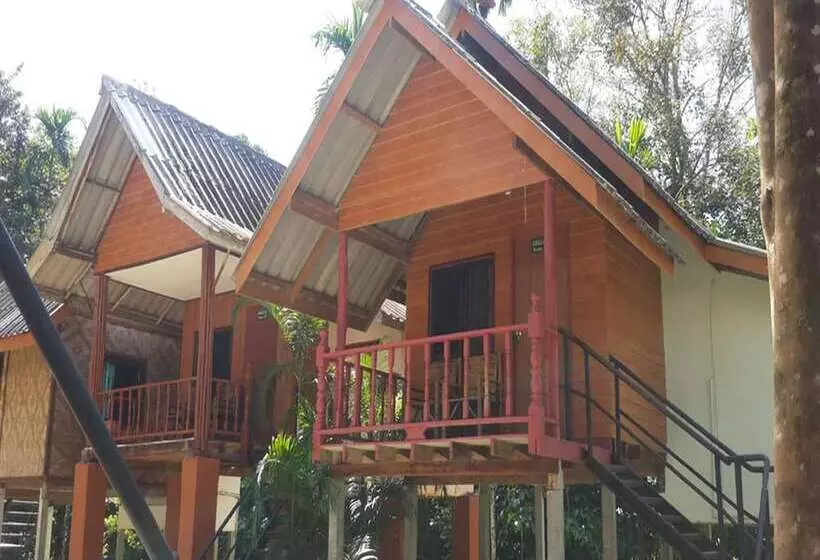 Пансион Khao Sok Jungle Huts Resort