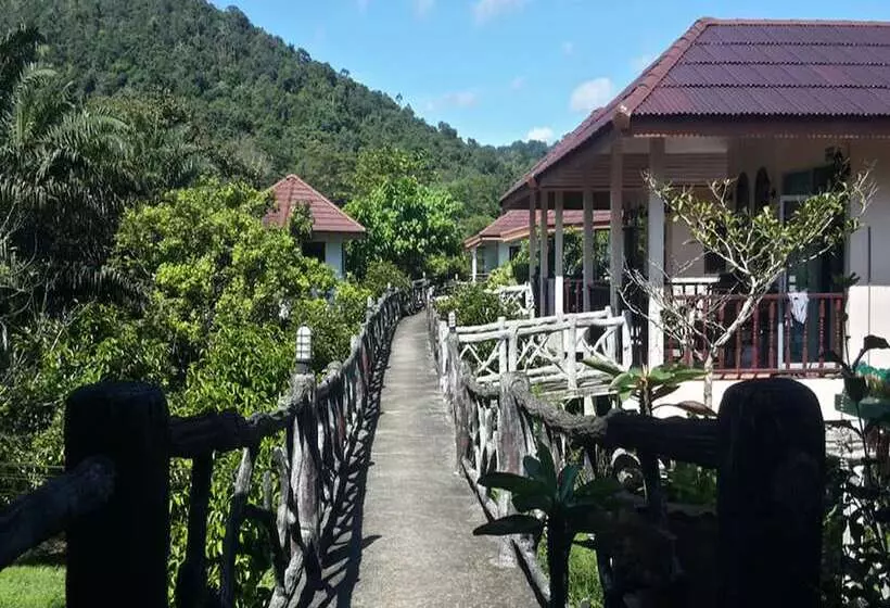 Пансион Khao Sok Jungle Huts Resort