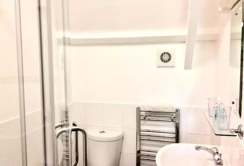 פנסיון Rosalie Guest House