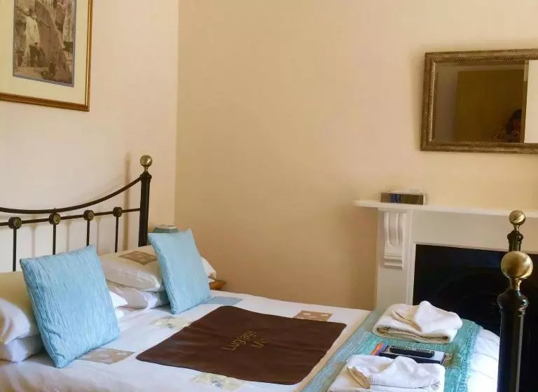 פנסיון Rosalie Guest House