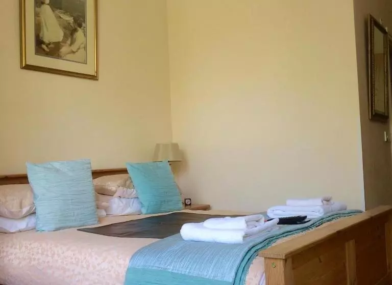 פנסיון Rosalie Guest House