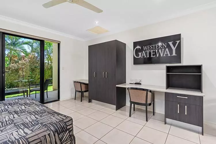 Western Gateway Motel And Apartments