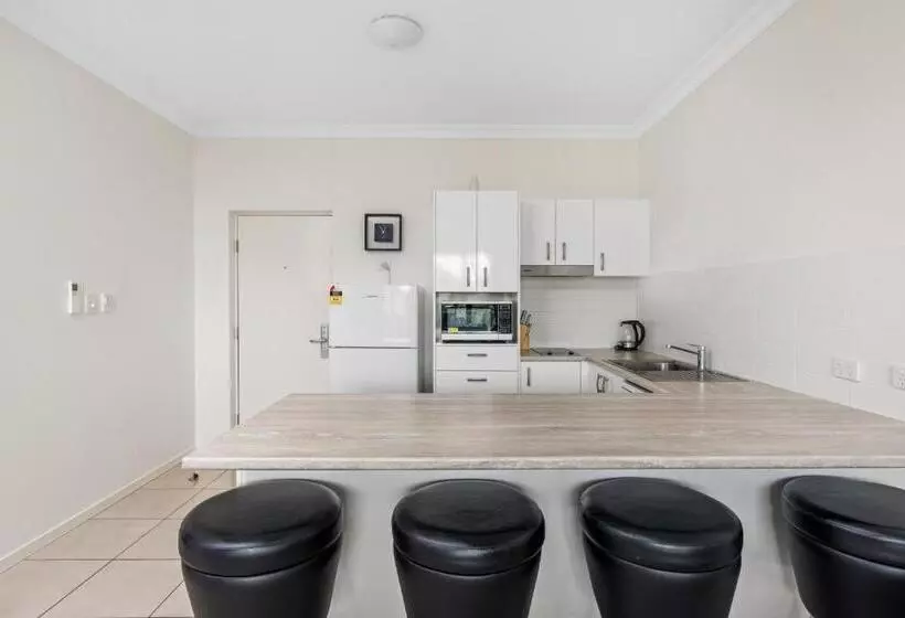 Western Gateway Motel And Apartments