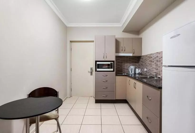 Western Gateway Motel And Apartments