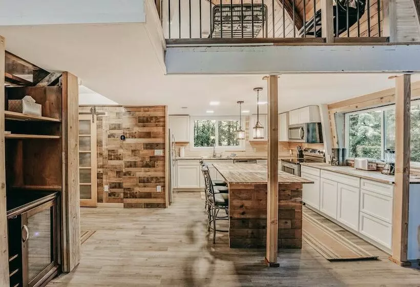 78mbr   Wood Stove   Wifi   Pets Ok   Bbq   Sleeps 6