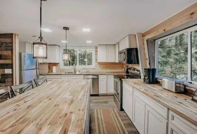 78mbr   Wood Stove   Wifi   Pets Ok   Bbq   Sleeps 6