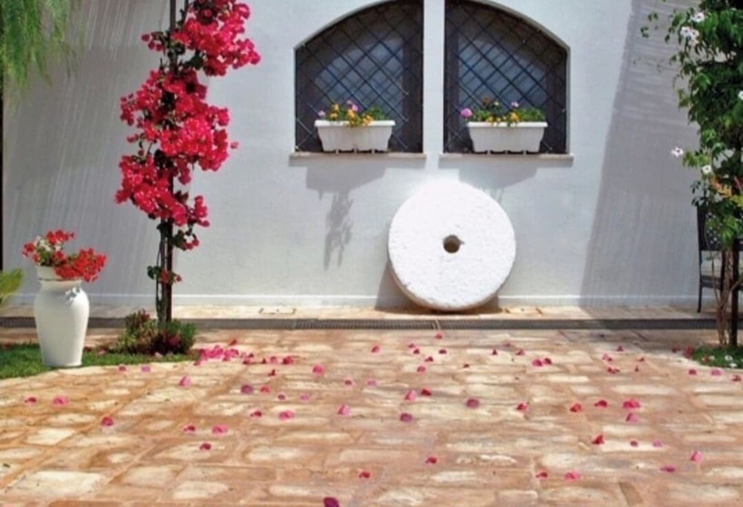 تختخواب و صبحانه Double Room In Ancient Masseria Near The Sea In A Quiet Olive Trees