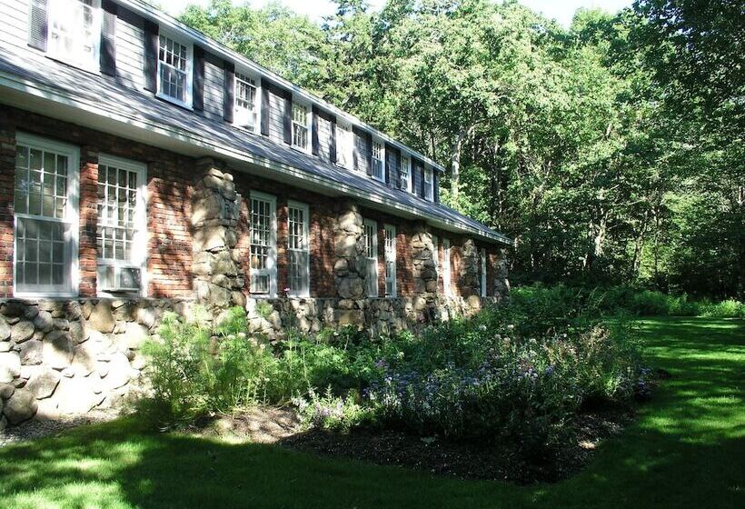 Отель Cape Arundel Inn Club House