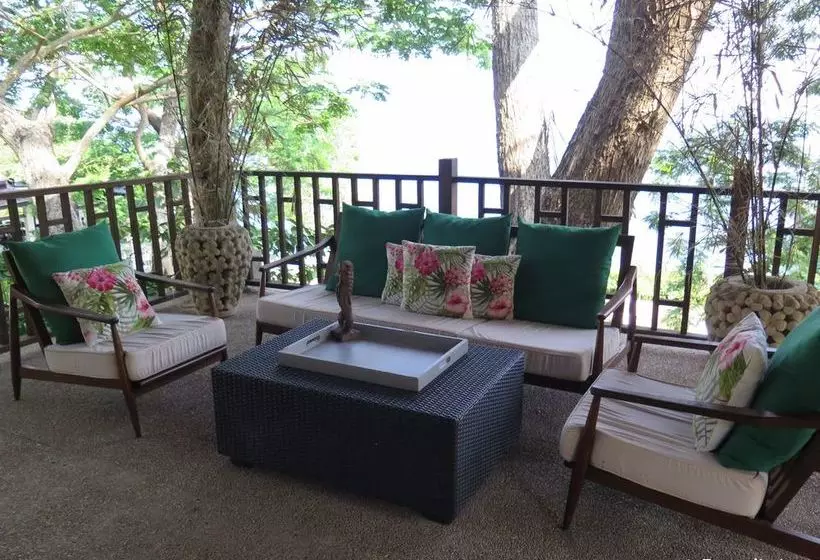 Aiyanar Beach And Dive Resort