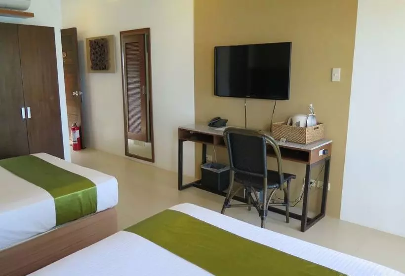 Aiyanar Beach And Dive Resort