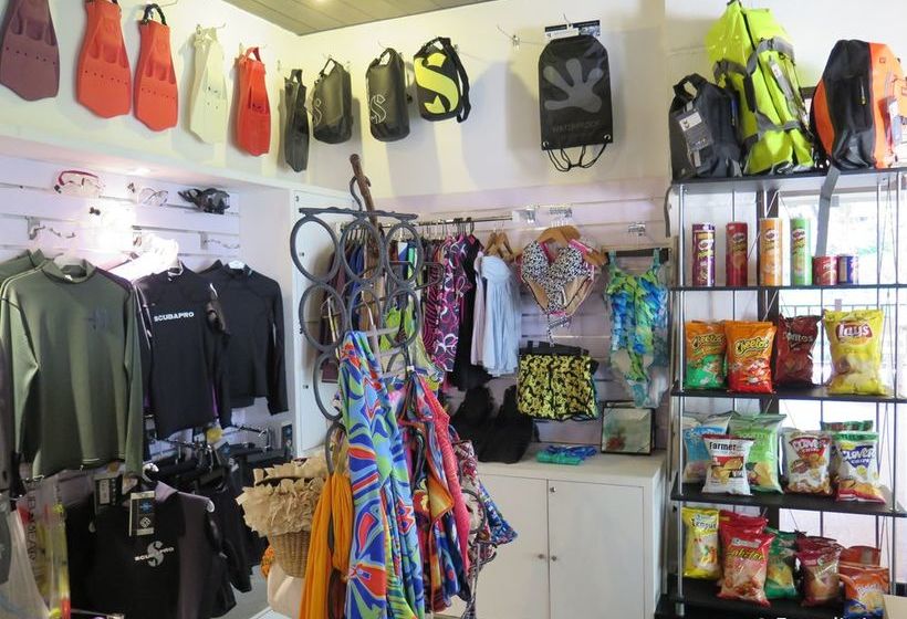 Aiyanar Beach And Dive Resort