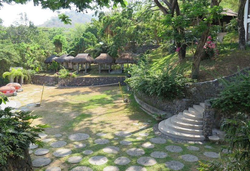 Aiyanar Beach And Dive Resort