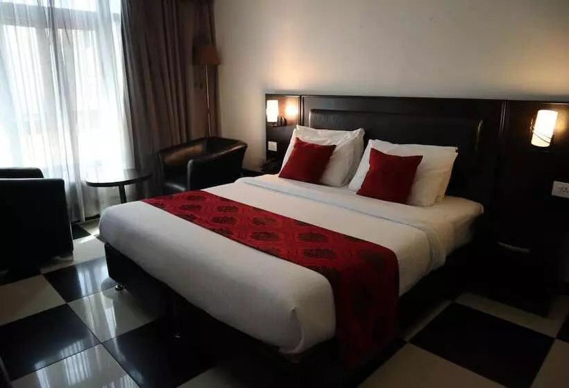Easy Inn Hotel Suites