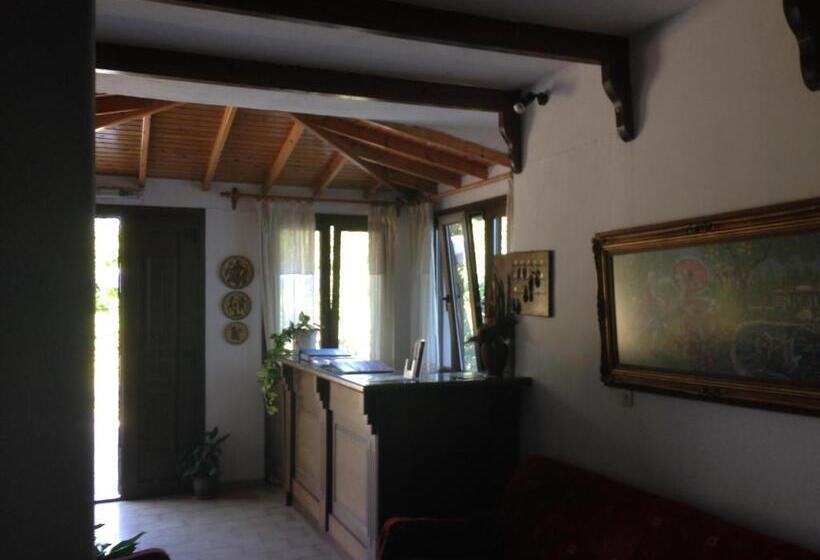 فندق Alekos Rooms And Apartments