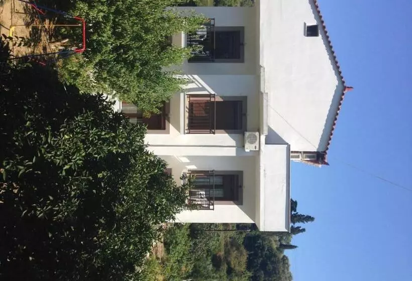 בית מלון כפרי Alekos Rooms And Apartments