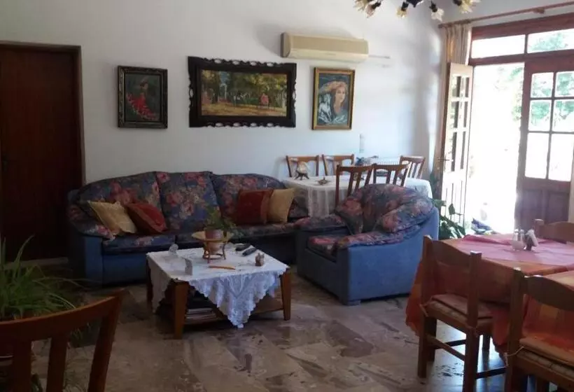 בית מלון כפרי Alekos Rooms And Apartments