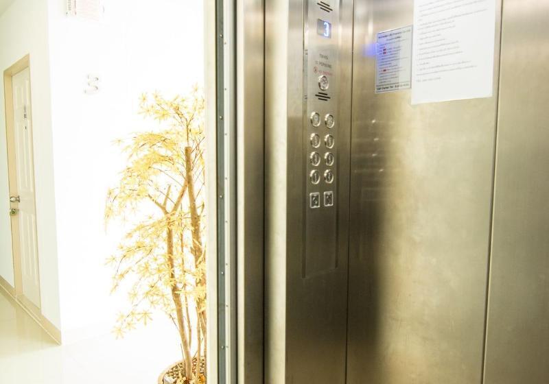 At Ease Hotel Suvarnabhumi