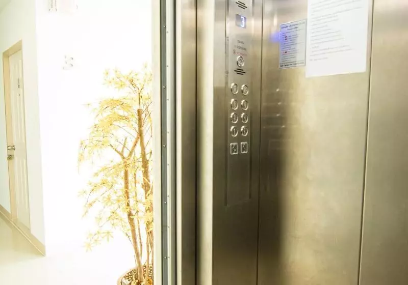 At Ease Hotel Suvarnabhumi