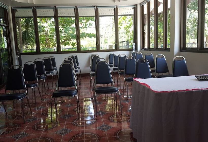 First And Frang Hotel Koh Phangan