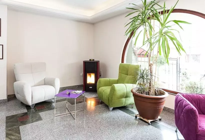 هتل Modern Inn Boutique Skopje