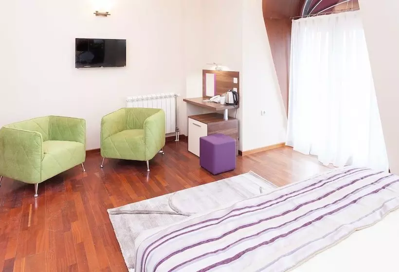 هتل Modern Inn Boutique Skopje