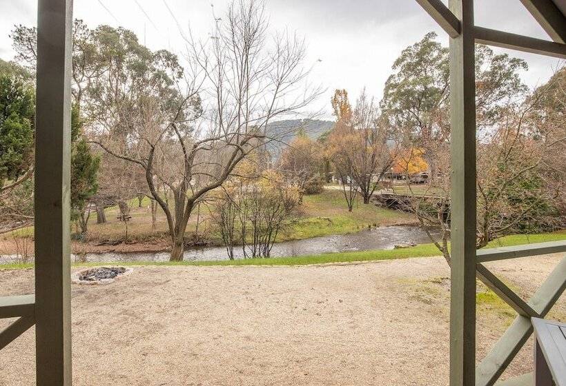 Отель Nrma Bright Holiday Park