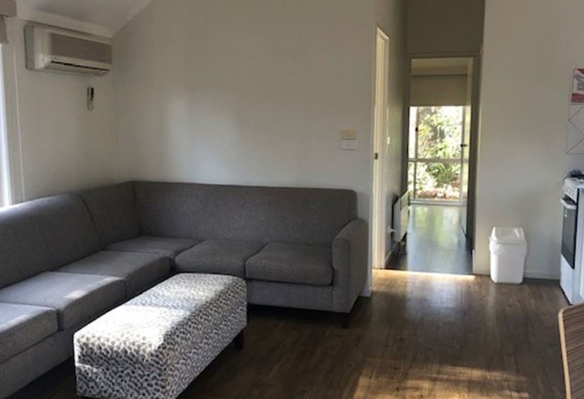 Отель Nrma Bright Holiday Park