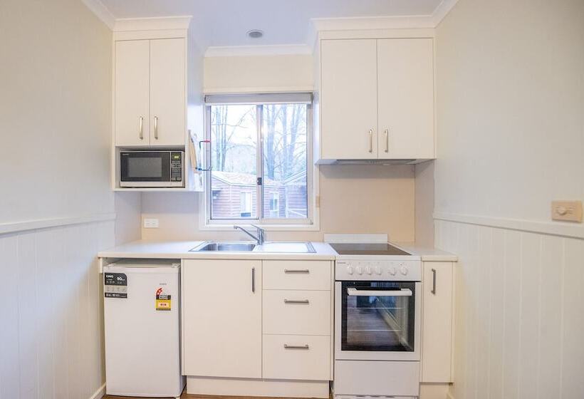 Отель Nrma Bright Holiday Park