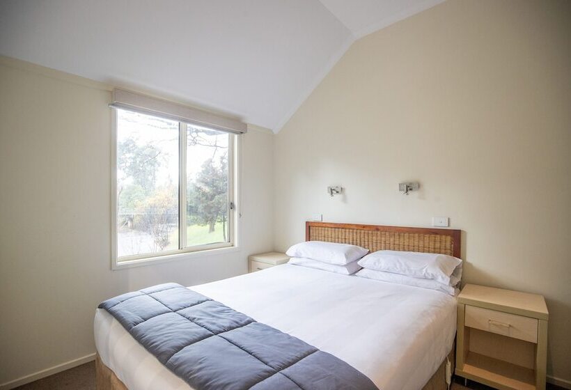 Отель Nrma Bright Holiday Park