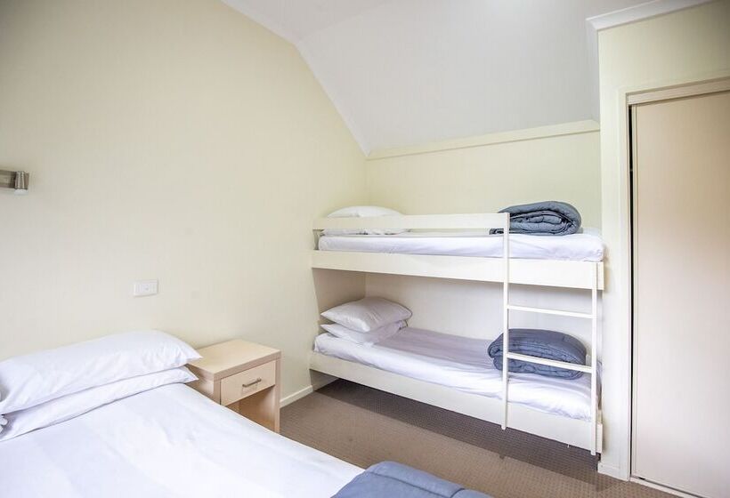 Отель Nrma Bright Holiday Park