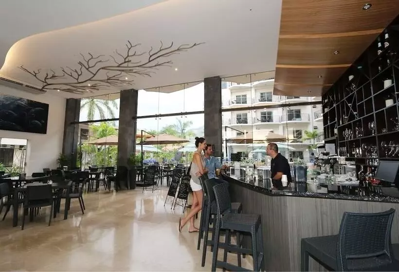 Oceano Boutique Hotel & Gallery