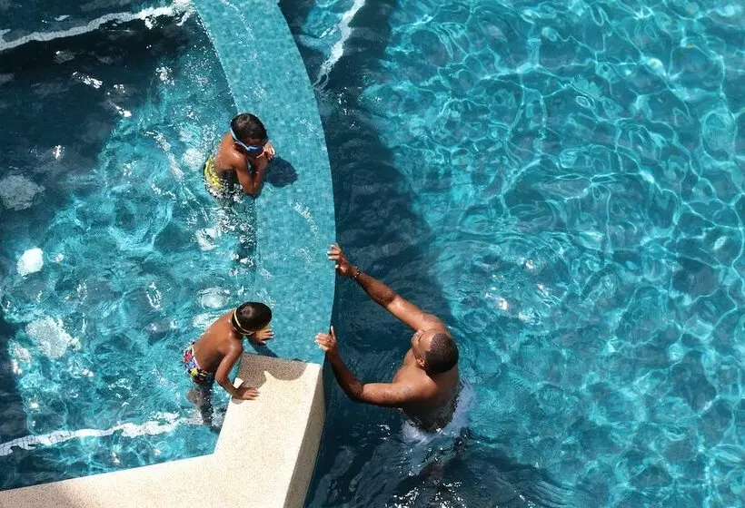 Oceano Boutique Hotel & Gallery