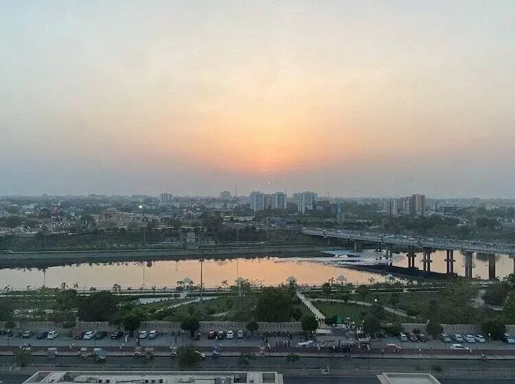 Renaissance Lucknow Hotel, Gomti Nagar