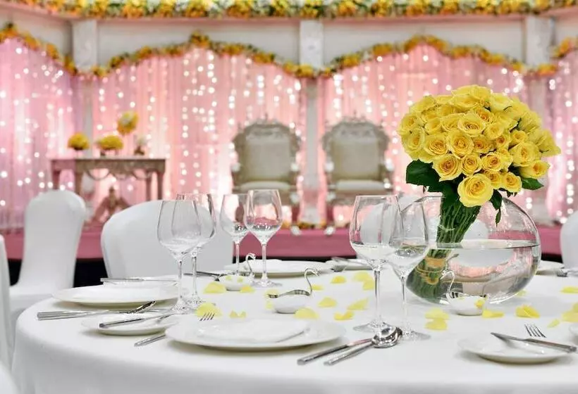 Renaissance Lucknow Hotel, Gomti Nagar